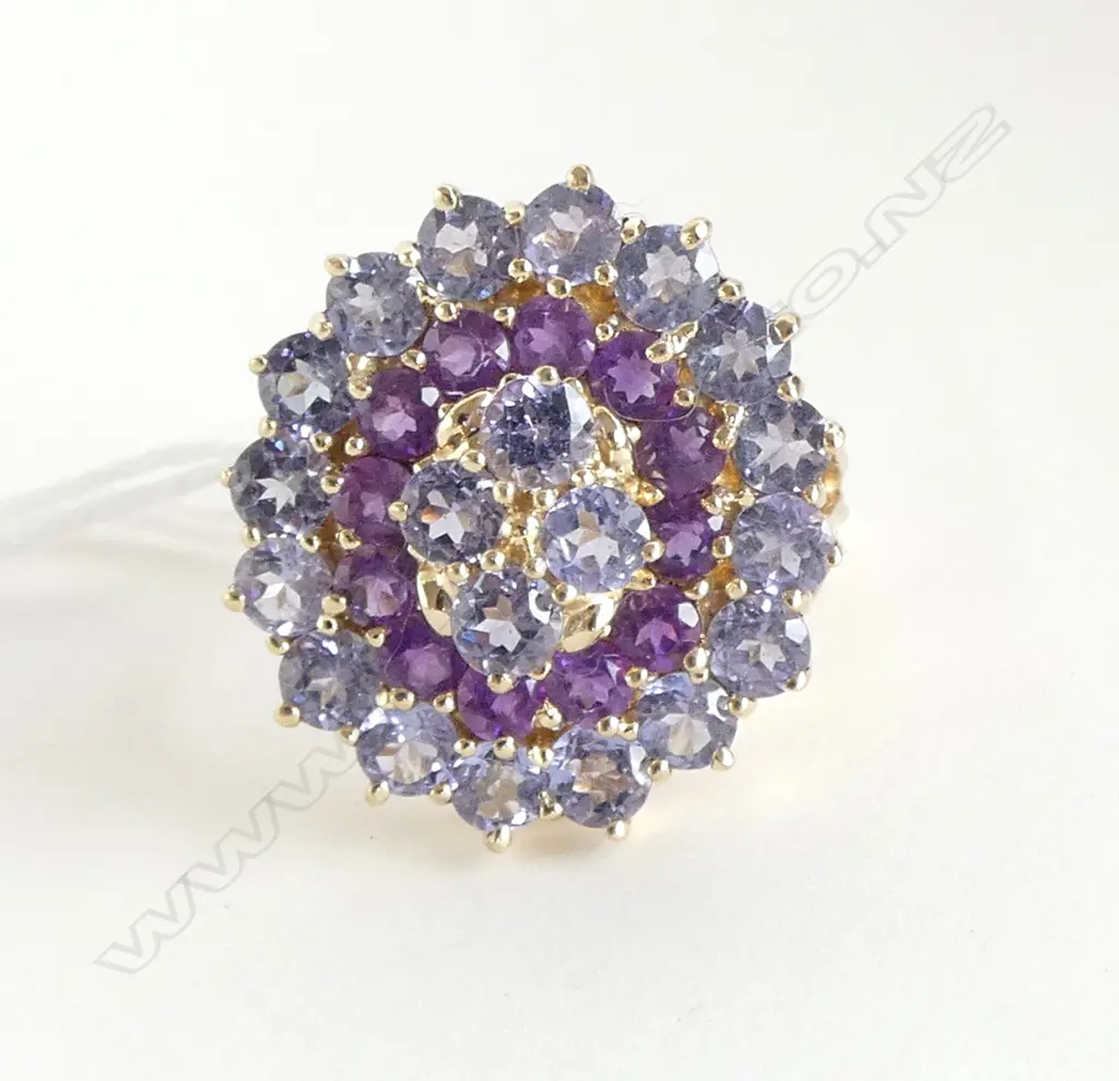 10ct Y/GOLD  AMETHYST & TANZANITE ? DRESS RING SIZE P 1/2 6.7 GMS Image 1++