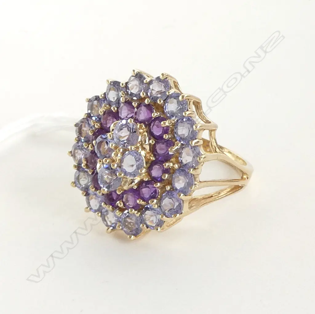 10ct Y/GOLD  AMETHYST & TANZANITE ? DRESS RING SIZE P 1/2 6.7 GMS Image 1++