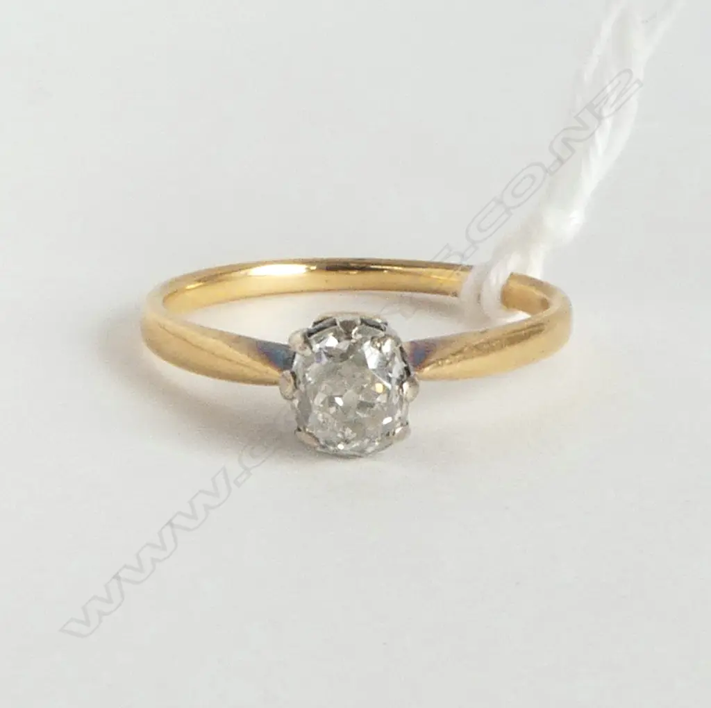 18ct YELLOW GOLD & DIAMOND (old rose cut) SOLITAIRE RING 2.4gms one claw is missing SIZE O Image 1++