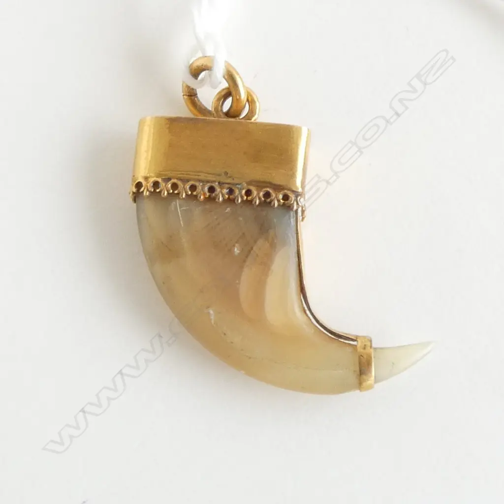 ANTIQUE LEOPARD CLAW & GOLD PENDANT (CD4513) Image 1++