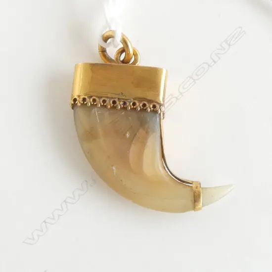 ANTIQUE LEOPARD CLAW & GOLD PENDANT (CD4513)