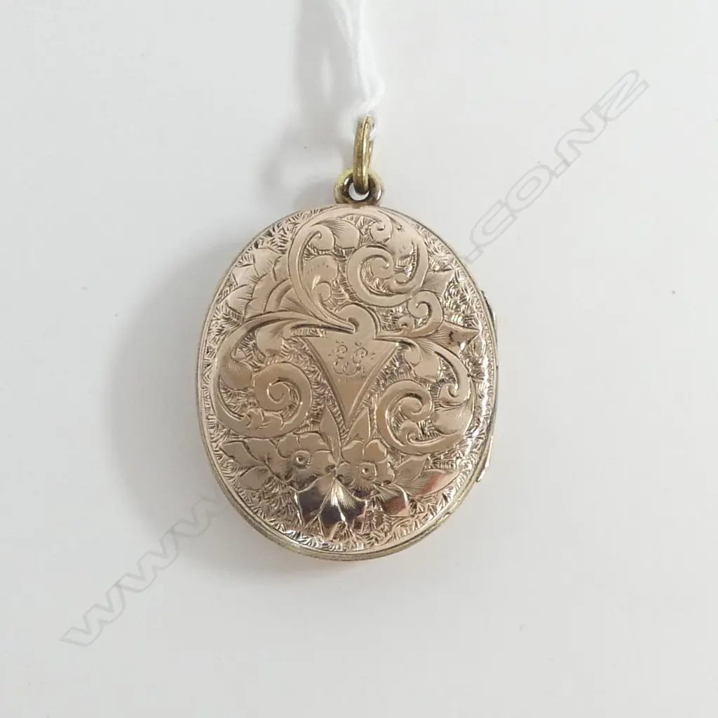 ANTIQUE GOLD PLATED LOCKET Image 1++