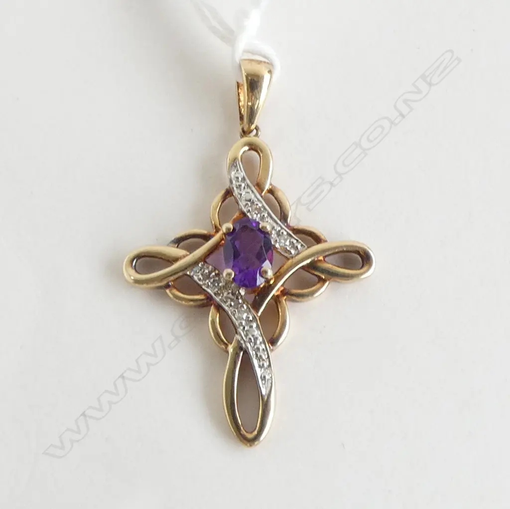 9ct AMETHYST & DIAMOND CROSS PENDANT, 1.8gm (CD11193) Image 1++