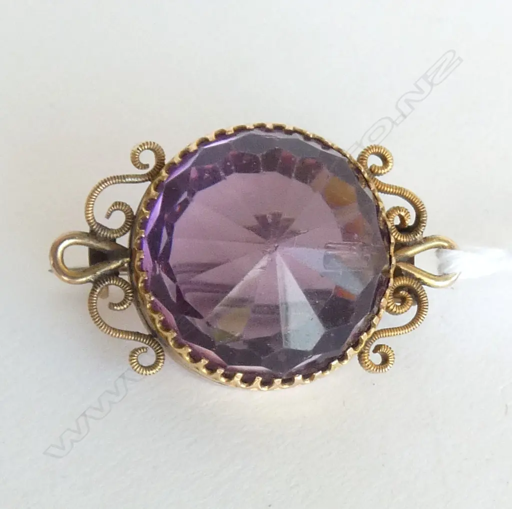 VINTAGE 9ct YELLOW GOLD & LGE AMETHYST BROOCH 13gms Image 1++