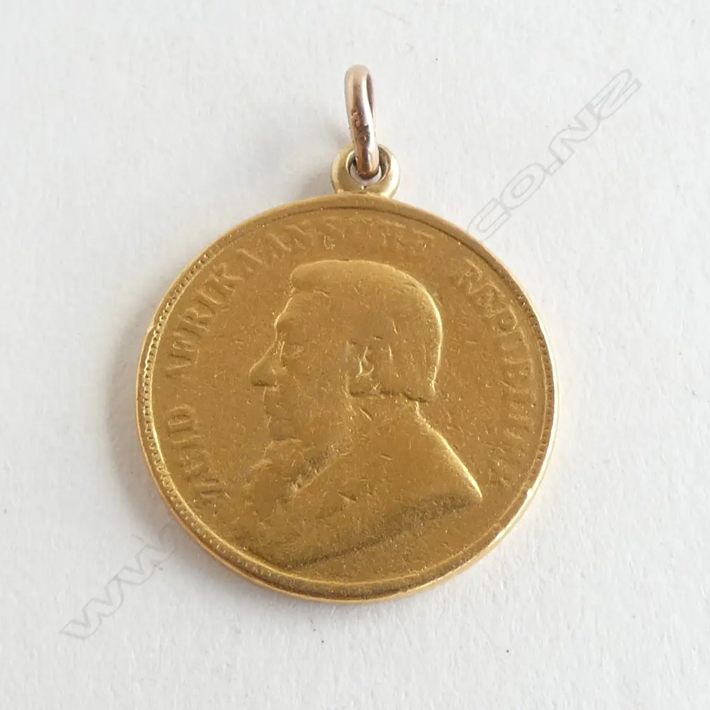 1 POND 1900 GOLD COIN with suspension ring. 8.1gms 0.9160 fineness (22ct) Image 1++