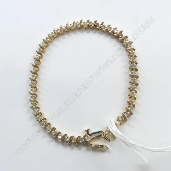 9CT YELLOW GOLD & DIAMOND TENNIS BRACELET   7 GMS