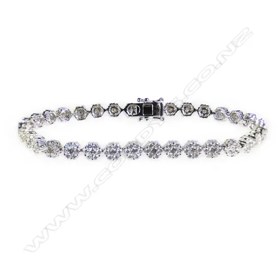 18ct WHITE GOLD & DIAMOND TENNIS BRACELET 238 diamonds of TDW. 3.38cts. Retail $17,800