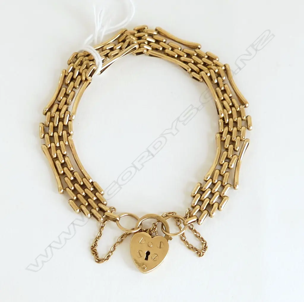 9ct YELLOW GOLD GATE LINK BRACELET w heart padlock clasp. 21.15gms Image 1++