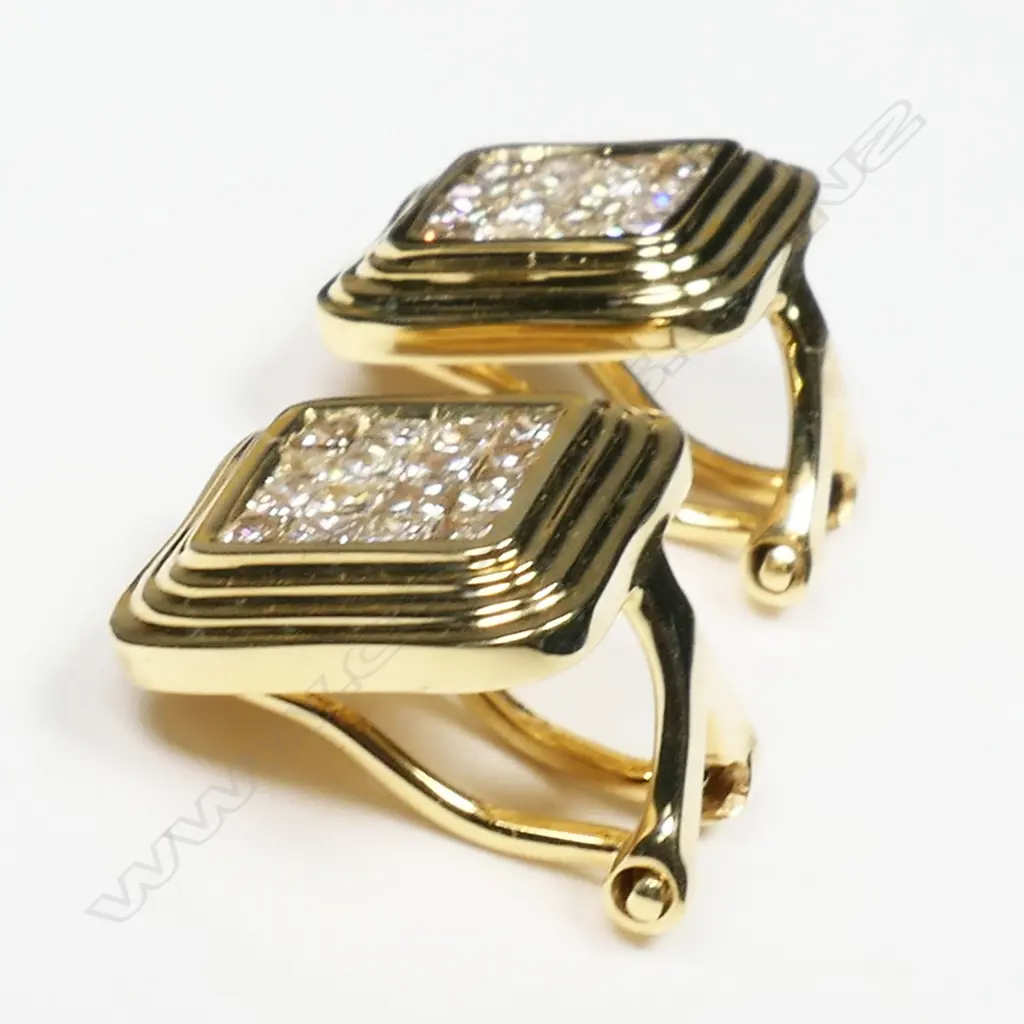PR 18CT YELLOW GOLD & DIAMOND SQUARE EARRINGS 32 Princess cut diamonds 0.74cts Image 1++