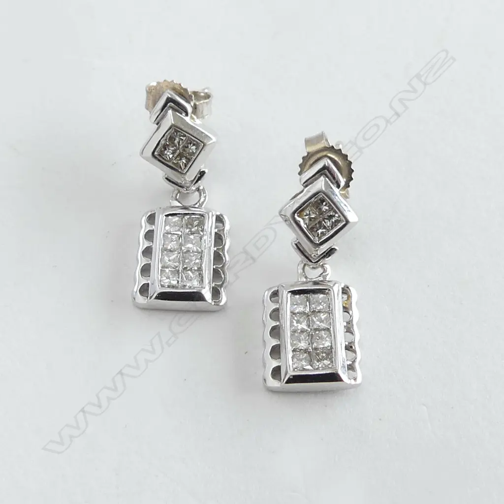 PR 14CT WG & DIAMOND EARRINGS, 3.1gms Image 1++
