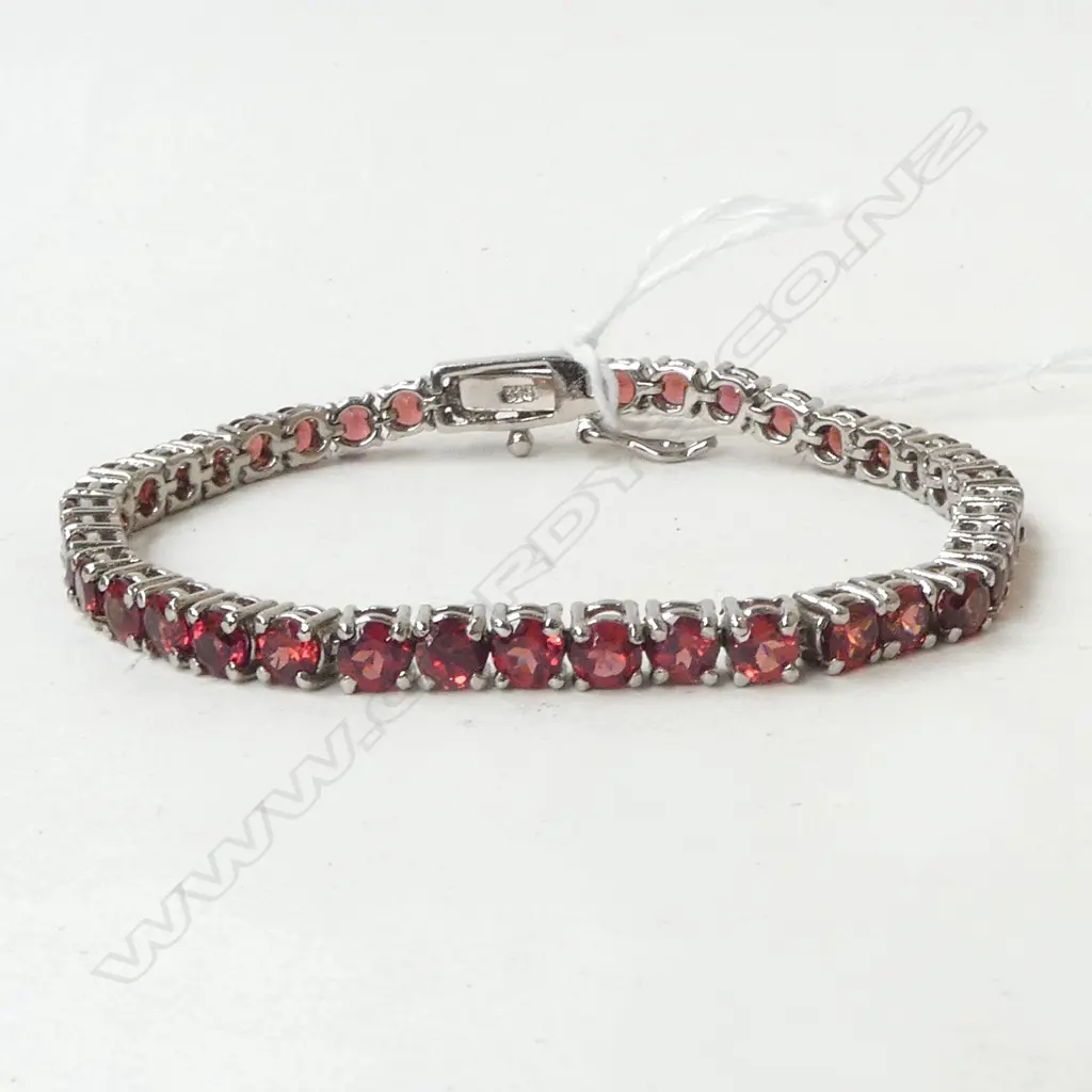 SILVER SET GARNET TENNIS BRACELET (SQUARE) Image 1++