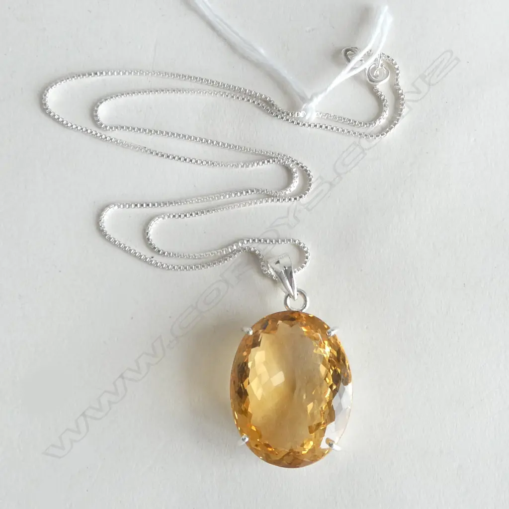 LG OVAL CUT CITRINE & SILVER PENDANT w. SILVER BOX CHAIN, L.420mm Image 1++