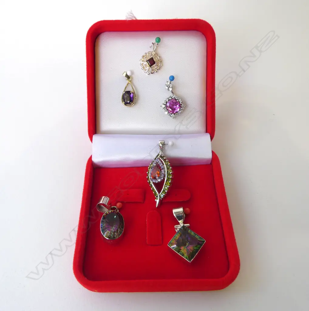 6 SILVER, STONE SET PENDANTS, 1x 8ct AMETHYST PENDENT 1.8 grams Image 1++