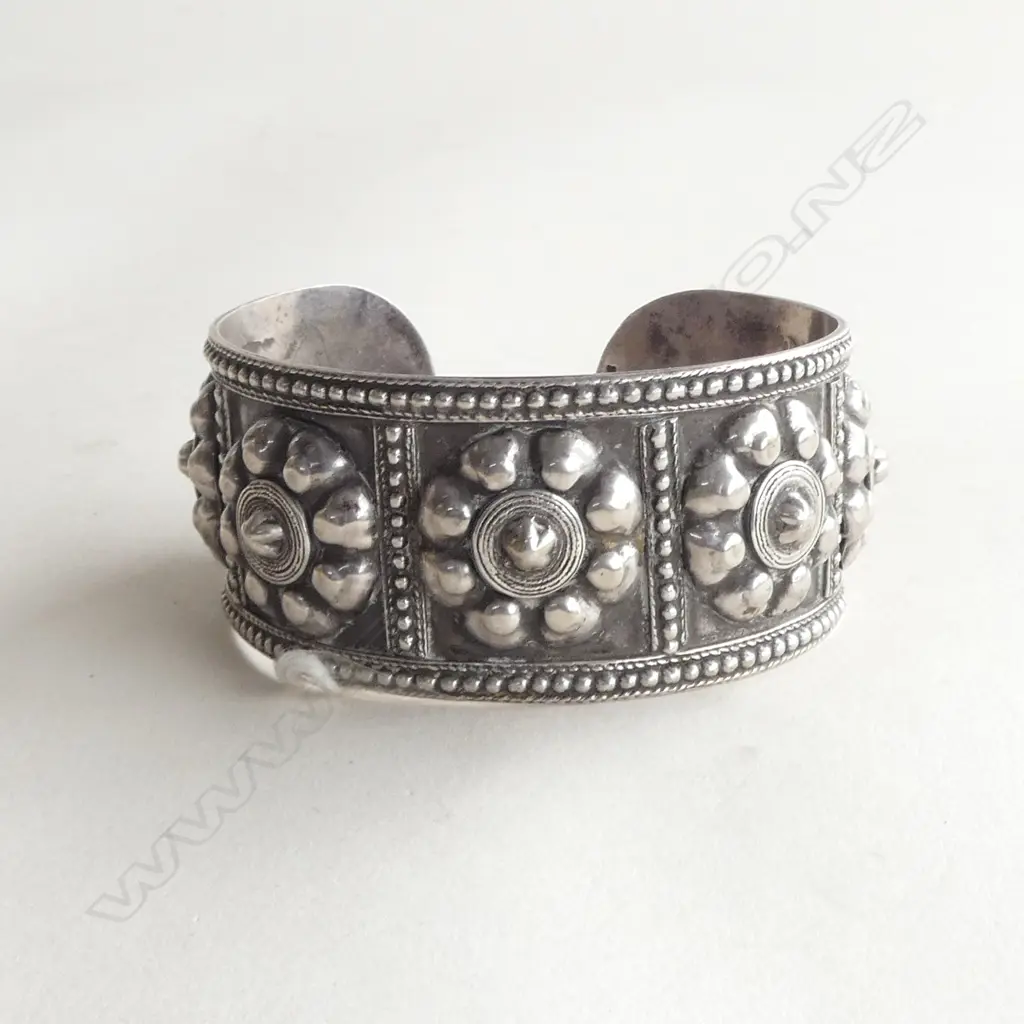 SILVER CUFF BANGLE applied knobly bosses marked 800. 38gms Image 1++