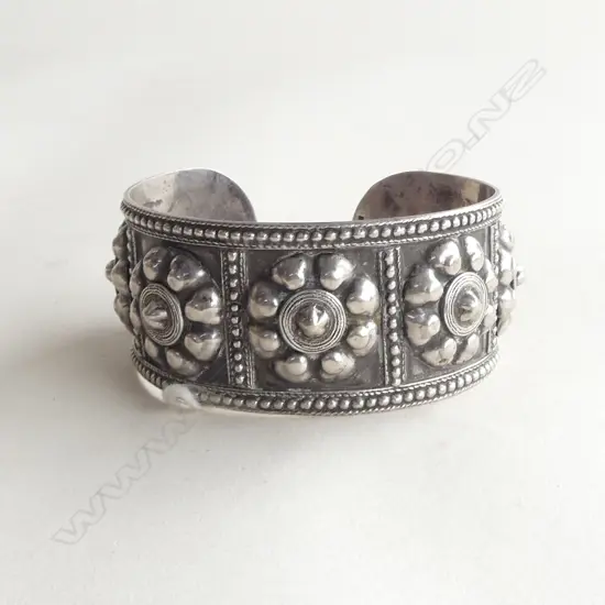 SILVER CUFF BANGLE applied knobly bosses marked 800. 38gms