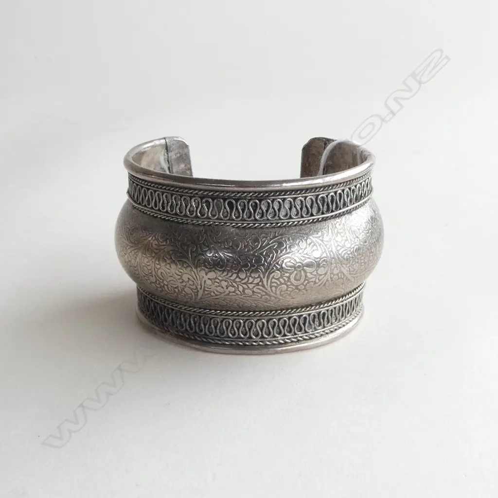 SILVER WIDE CUFF BANGLE relief scrolls & scrolling wire 50gms Image 1++