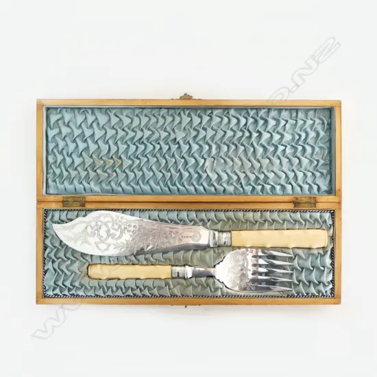 CASED ANTIQUE FISH SERVERS W.360mm