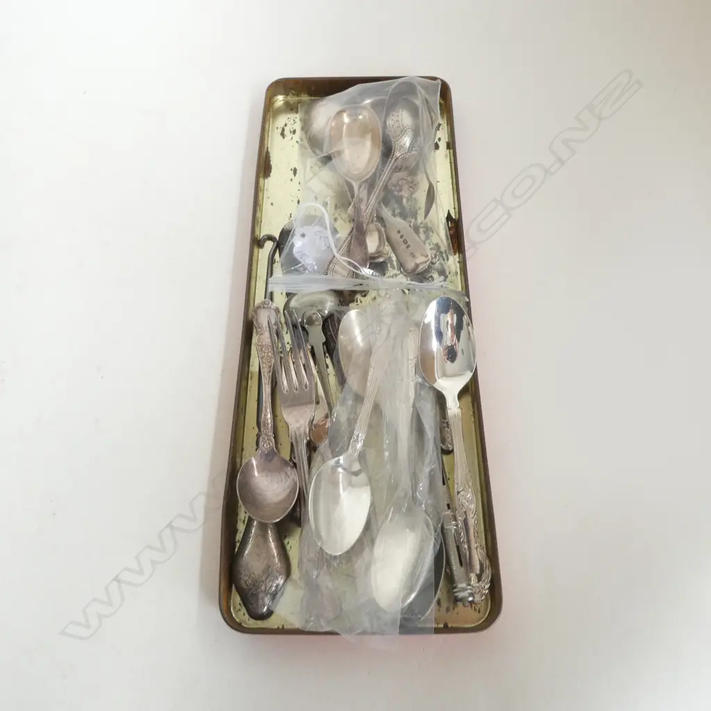 8 SILVER SPOONS includes caddy spoon 129 GRAMS + other silver & silver plate items Image 1++