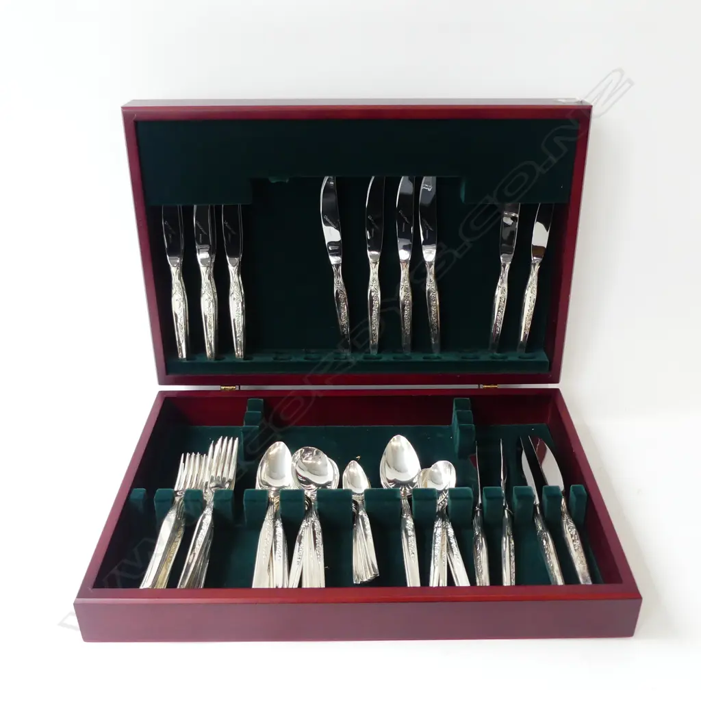 GROSVENOR 'GAYE' EP CUTLERY CANTEEN Image 1++