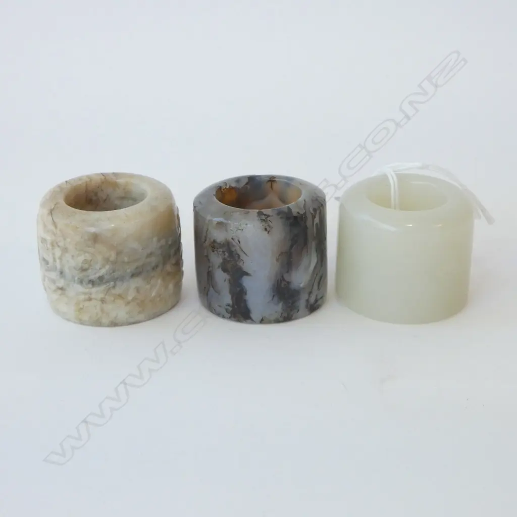 3 ORIENTAL JADE ARCHERS RINGS W.30mm Image 1++
