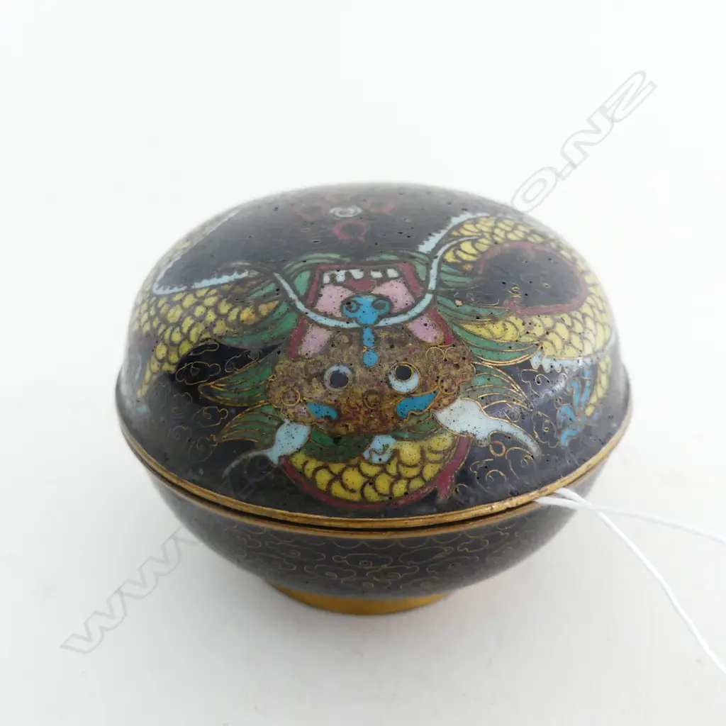 ATTRACTIVE CIRCULAR CLOISONNE BOX DEPICTS DRAGON Dia. 80mm Image 1++
