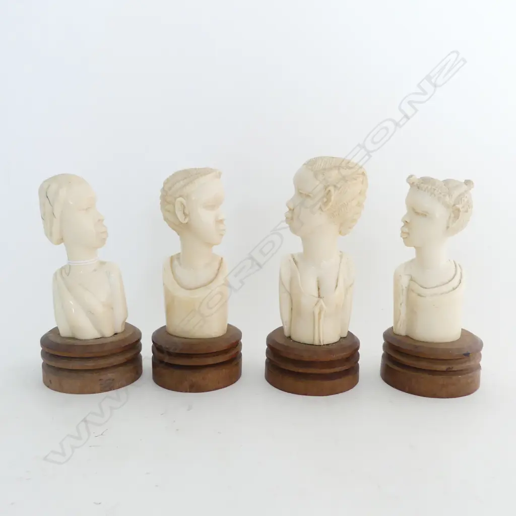 4 CARVED IVORY AFRICAN FIGURES H.150mm Image 1++