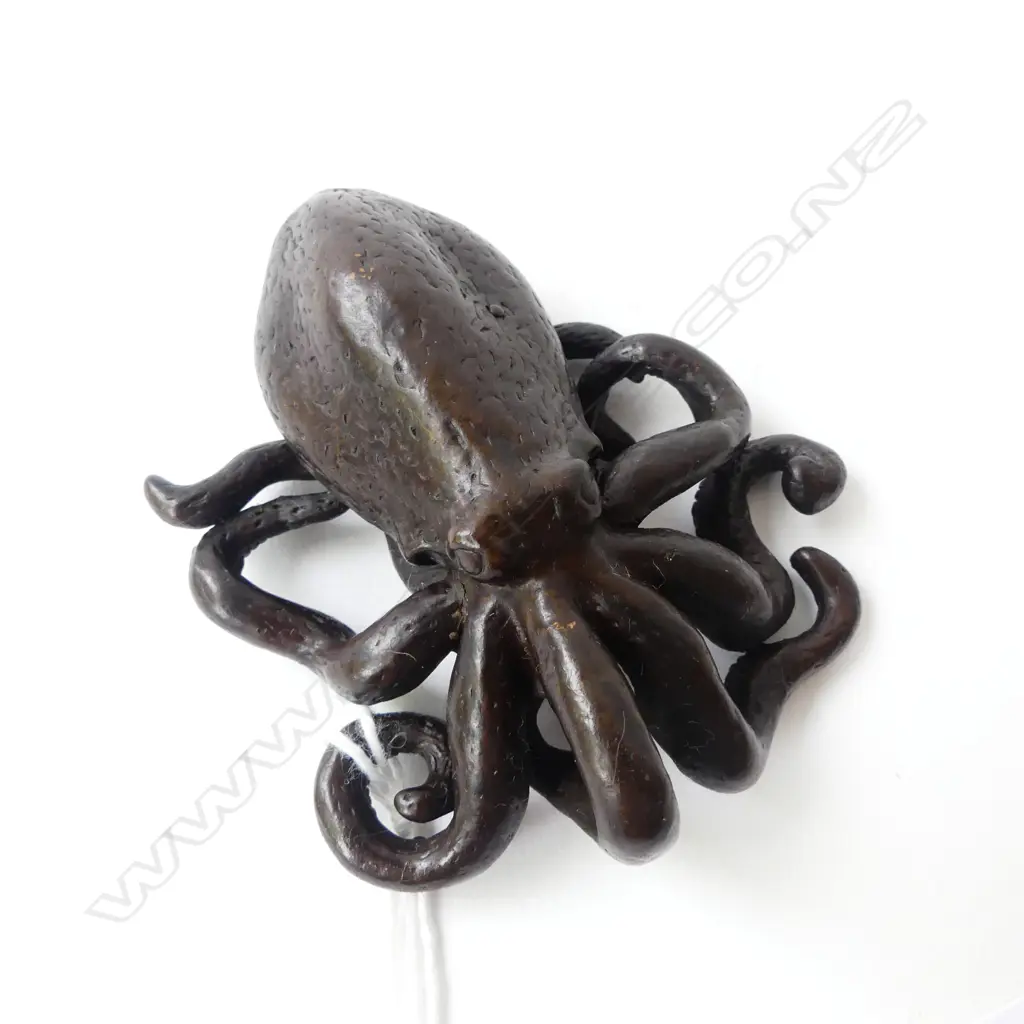 ORIENTAL BRONZE OCTOPUS L.65mm SIGNED  Image 1++