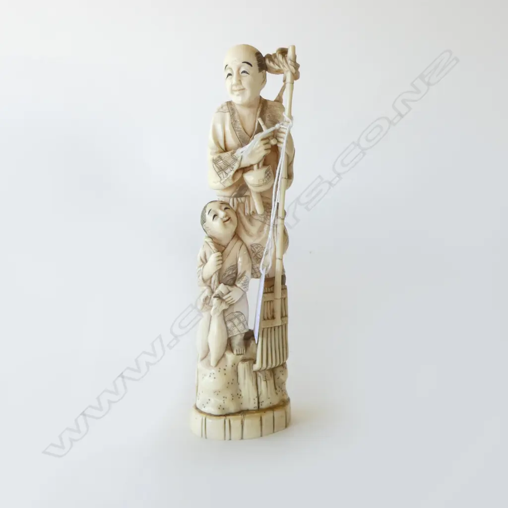JAPANESE CARVED IVORY FARMER FATHER & SON H.195mm SIGNED MITSUYUKI Image 1++