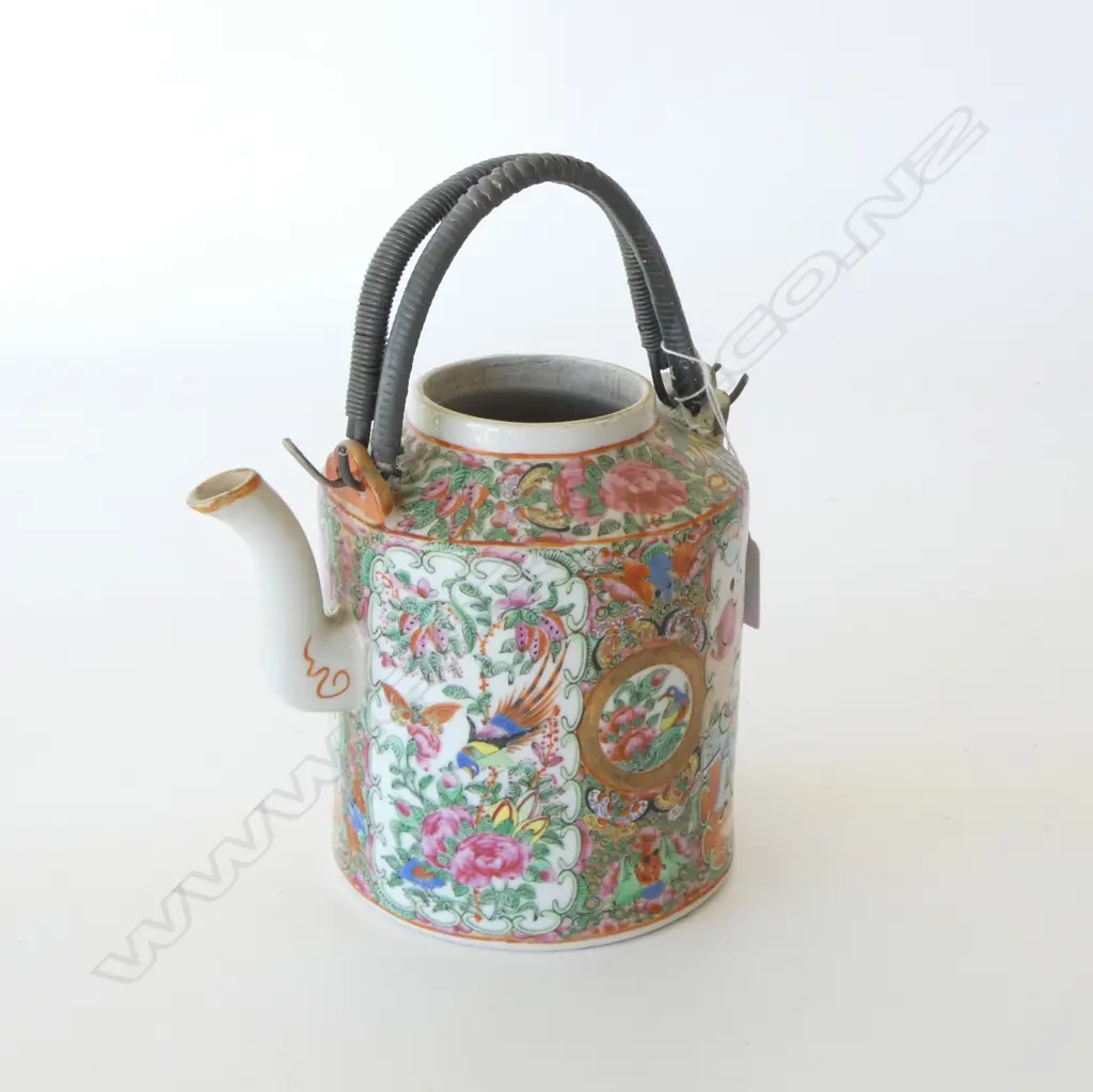 FAMILLE ROSE TEAPOT (NO LID) H.235mm repairs Image 1++