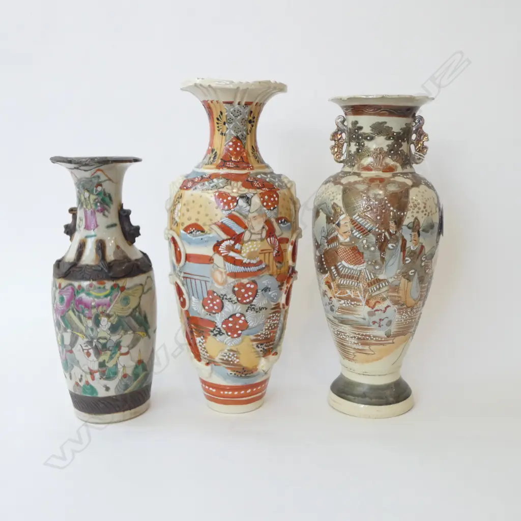 3 SATSUMA VASES, 1 REPAIRED H.375mm Image 1++
