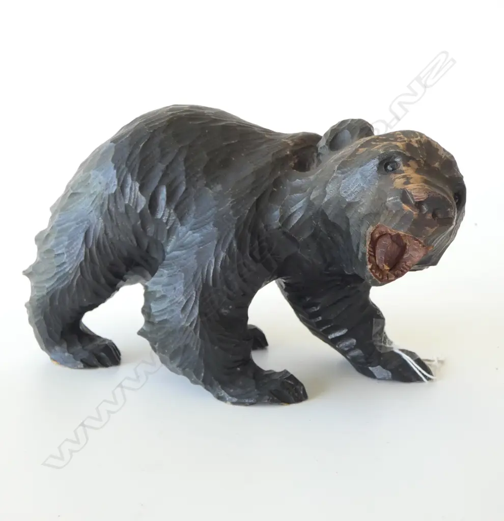 1960's JAPANESE CARVED ROARING BEAR, H.130 x 180mm Image 1++