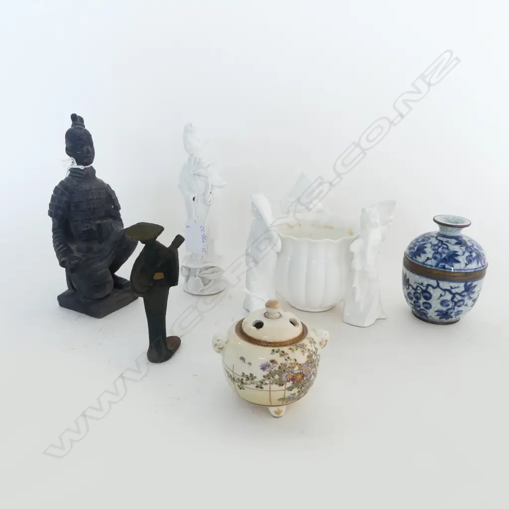 6 PCES ASST ORIENTAL Incl. SIGNED SATSUMA POT POURRI H.80mm Image 1++