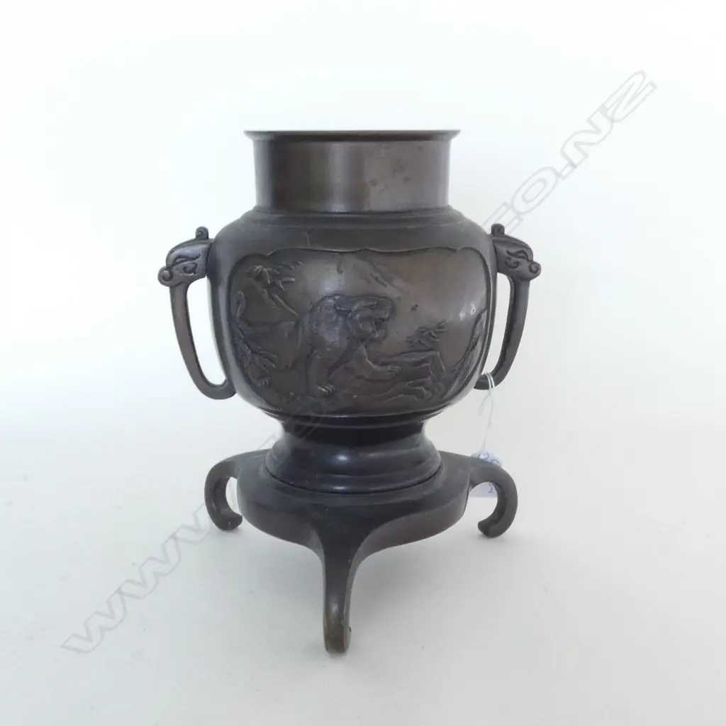 BRONZE FOOTED VASE w. TIGER & DRAGON MOTIFS H.240mm Image 1++