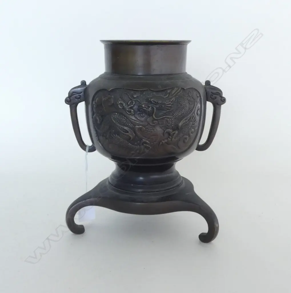 BRONZE FOOTED VASE w. TIGER & DRAGON MOTIFS H.240mm Image 1++