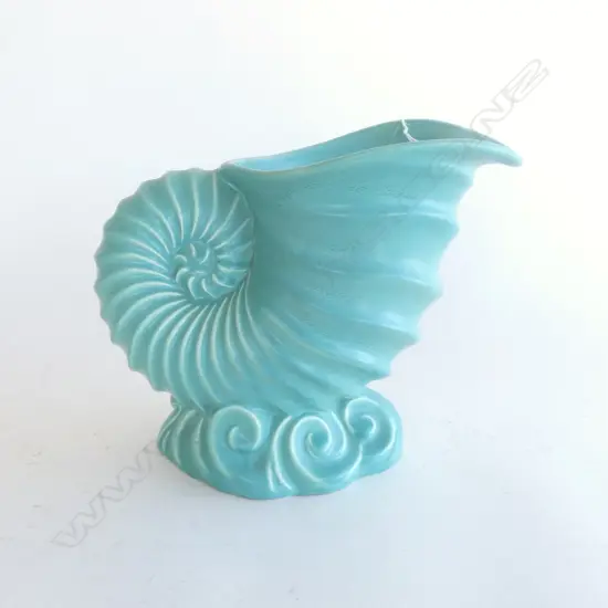 GREEN BESWICK SHELL VASE #1186 H.190mm