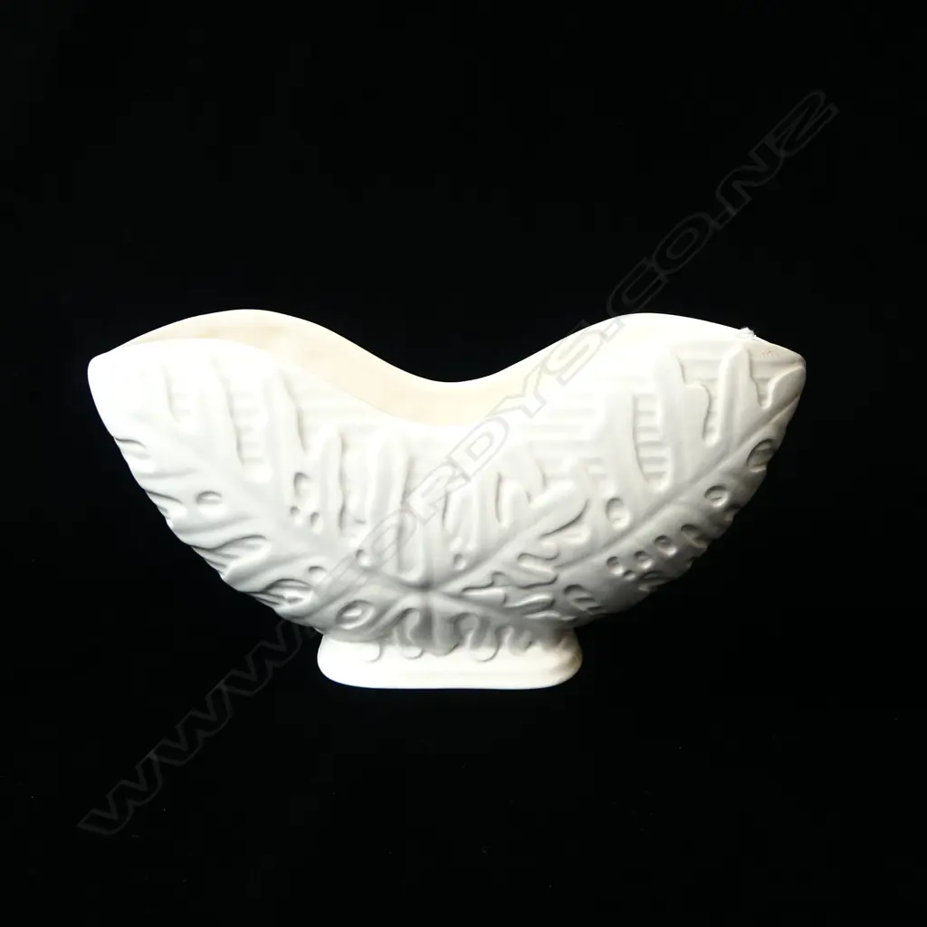 LG CROWN LYNN MANTLE VASE w OAK LEAF DESIGN, L.280 x 150mm (tiny hairline to rim) Image 1++