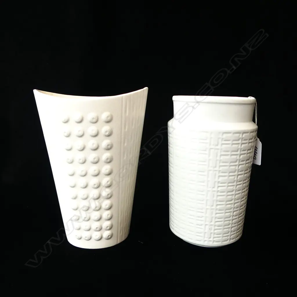 2 MODERNIST CROWN LYNN VASES; FLARED FLAT OVAL w DOT DESIGN #.658. & CYLINDER TILED DESIGN #2095, H.190mm (both crazing) Image 1++