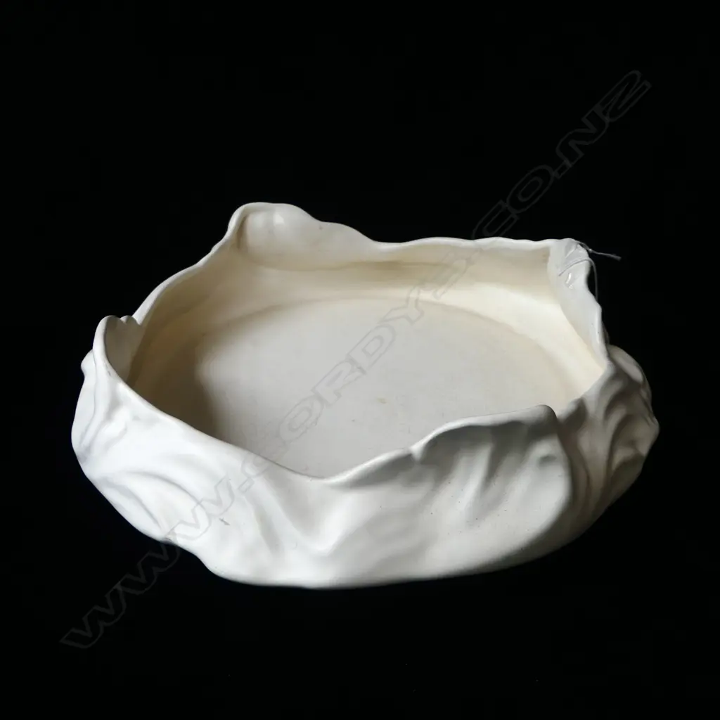 LG CROWN LYNN SWIRL DISH, STAMP TO BASE, #.86., Dia.300mm Image 1++