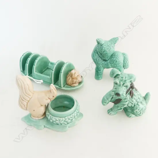 4 PCES GREEN SYLVAC; TOAST RACK W.170mm, DOG, SQUIRREL, LAMB H.100mm