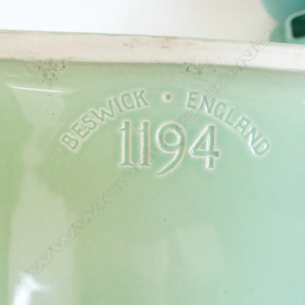 5 GREEN DECO VASES; 2 POOLE H.195mm, GRIMWADES, DIANA (AUSTRALIA), BESWICK #1194 DULL Image 1++