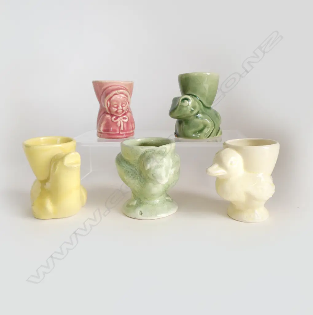 5 CROWN LYNN EGG CUPS (Frog & Red Ridinghood hairlines) Image 1++