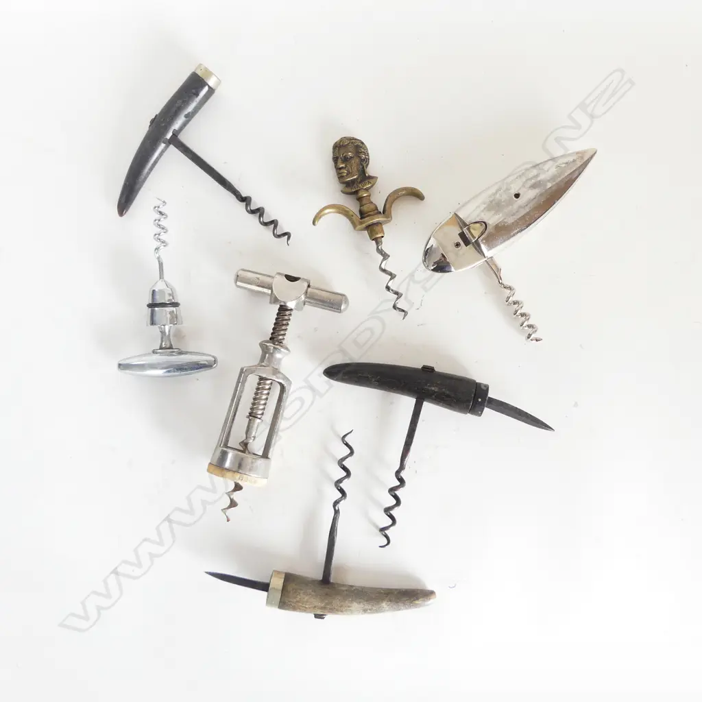 COLLECTION OF 7 VINTAGE CORKSCREWS Image 1++