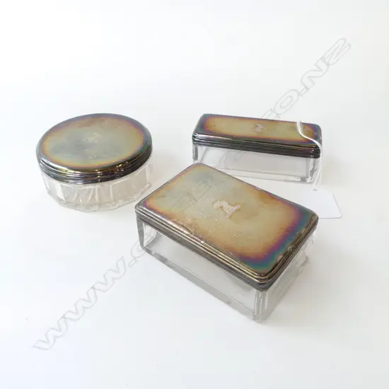 3 WILLIAM IV L.1831 SILVER TOPPED CRYSTAL VANITY JARS. Lids weigh 166gms.