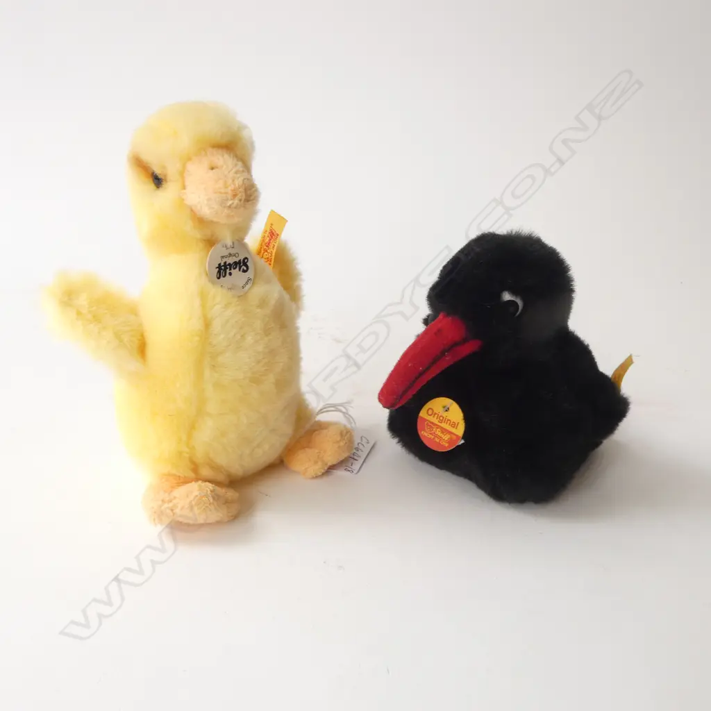 2 VINTAGE 'STEIFF' SOFT TOYS, DUCKLING & BABY RAVEN; BOTH w. TAGS & LABELS, H.140 & 90mm Image 1++