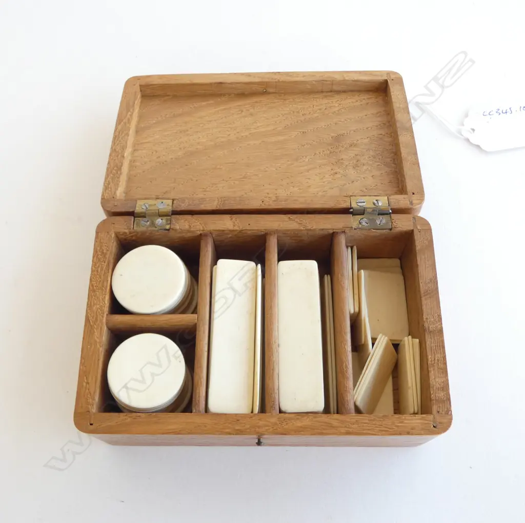 BOX OF BONE GAMING COUNTERS. 26mm ROUND (40); 54 x 16mm (40) & 22 x 18mm (20) IN FRUITWOOD BOX Image 1++