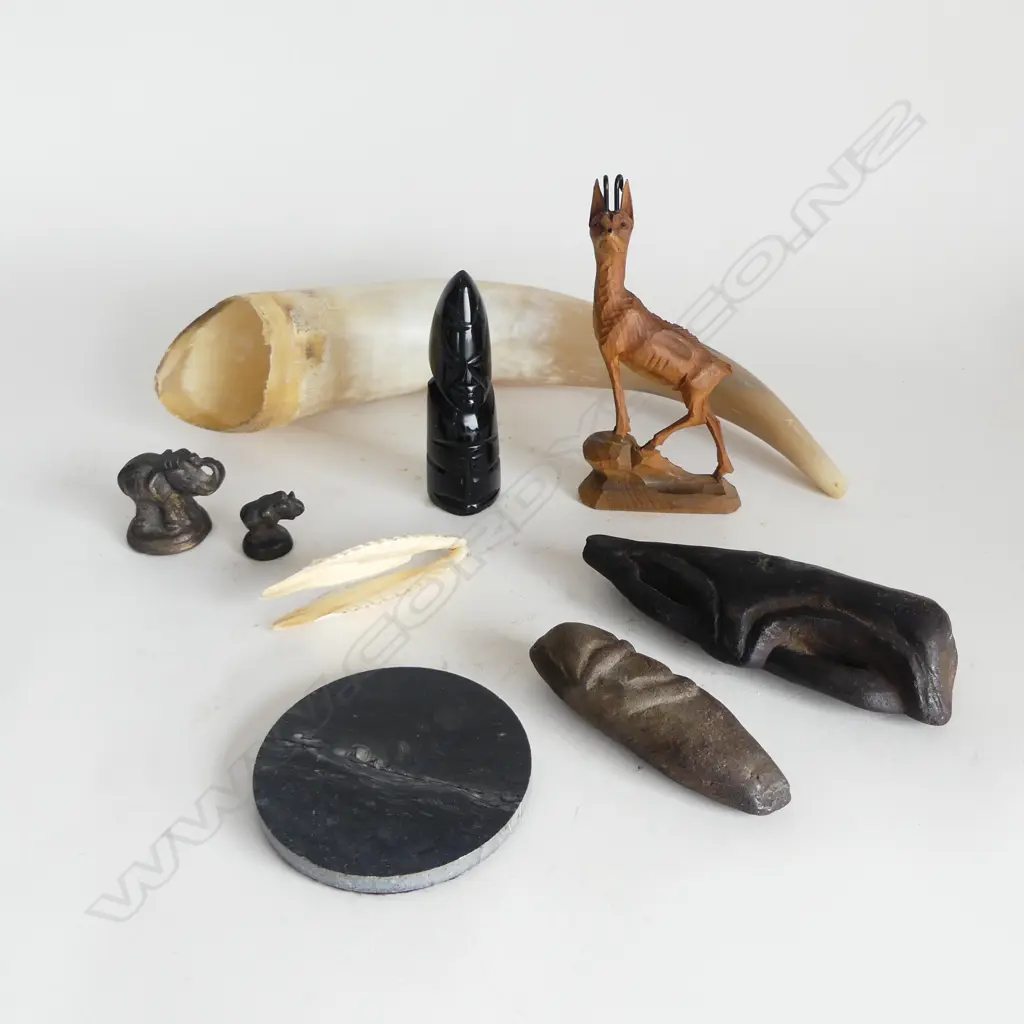 3 MELANESIAN? CARVED ARTEFACTS, A FISH JAWBONE & A BULLOCK HORN + mini carved goat + 2 old brass elephant weights Image 1++