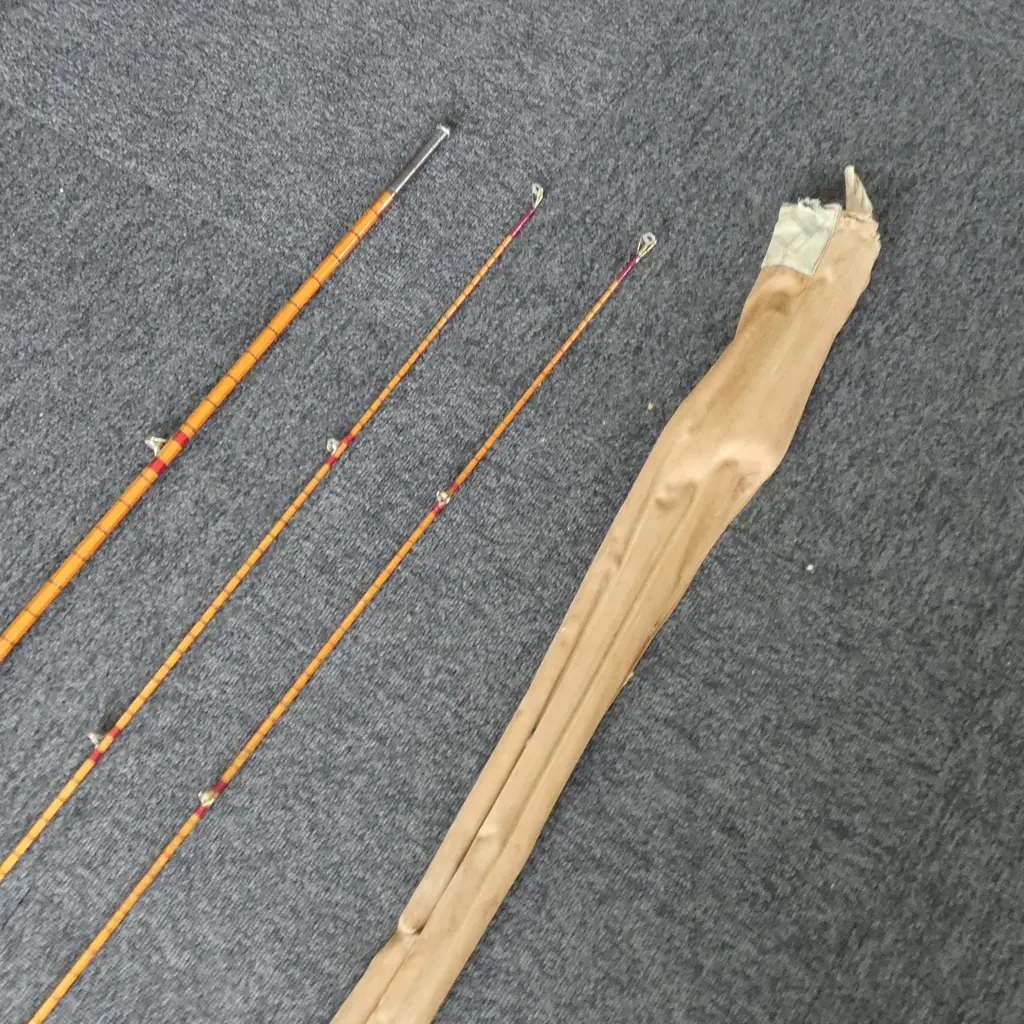 VINTAGE THREE PIECE SPLIT CANE ROD  Image 1++