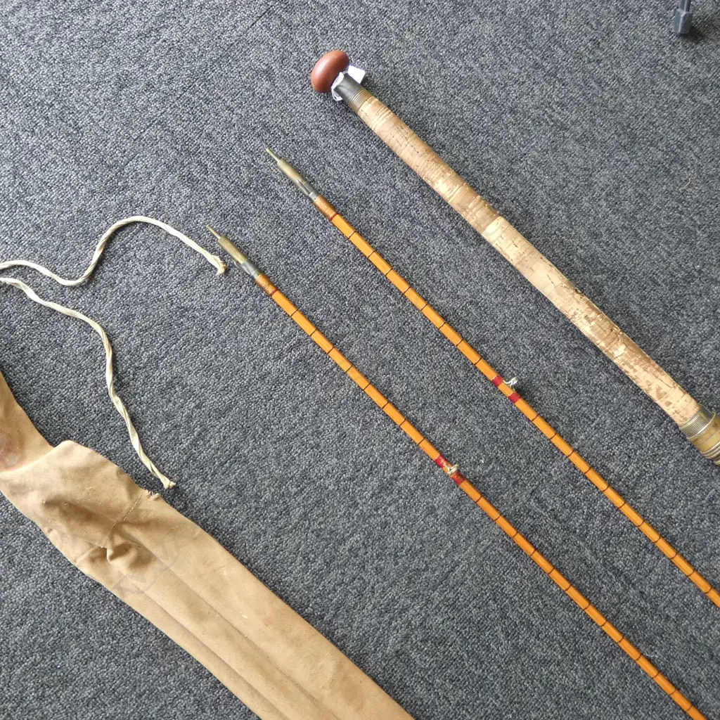 VINTAGE THREE PIECE SPLIT CANE ROD  Image 1++