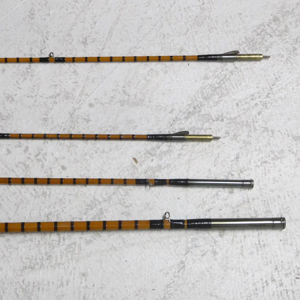 VINTAGE 4 PIECE SPLIT CANE FRESH WATER ROD Image 1++