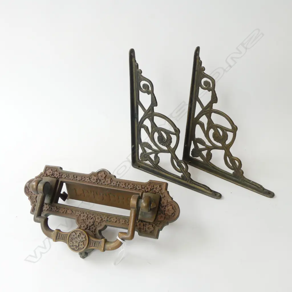 VINTAGE BRASS LETTER SLOT W,250mm w. TWO BRACKETS Image 1++